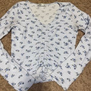 hollister long sleeve crop flower shirt